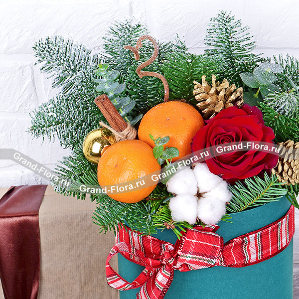 Скоро Рождество - коробка с мандаринами и хлопком